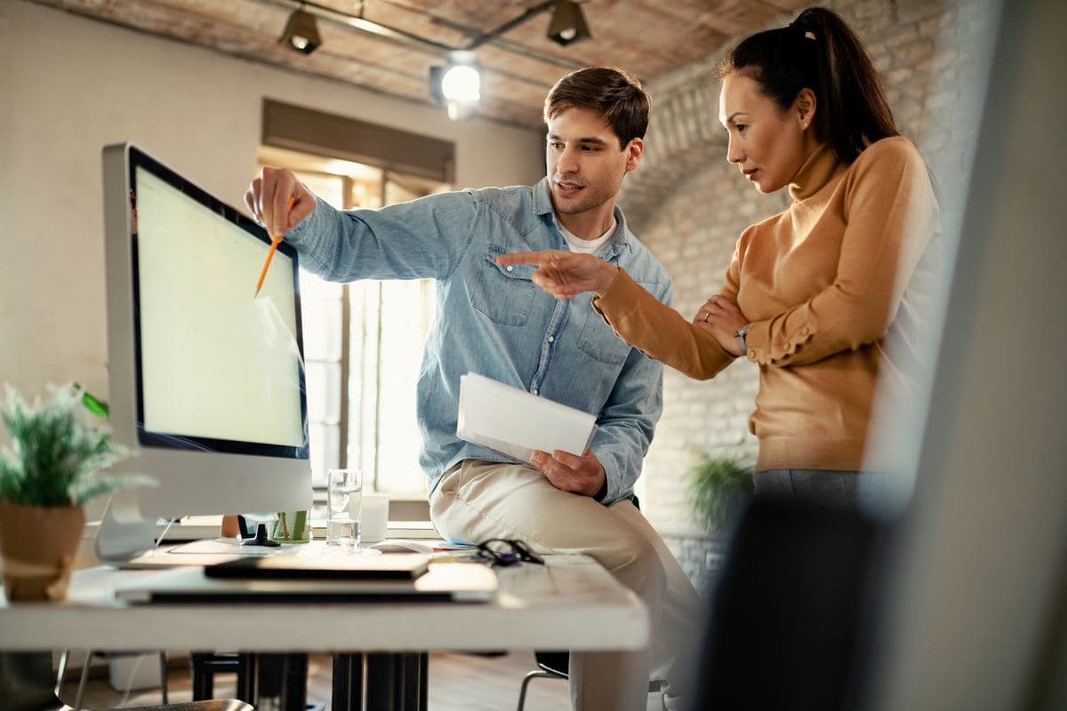 Equipe alinhando escopo e prazo da proposta de automação